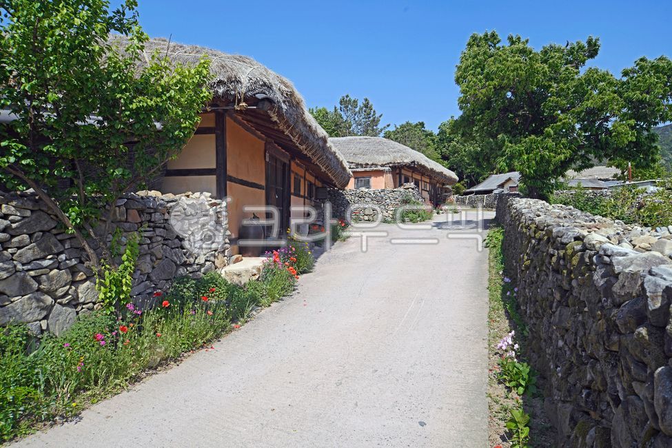 외암민속마을,외암마을,아산시,집성촌,예안이씨,전통가옥,초가집,돌담길