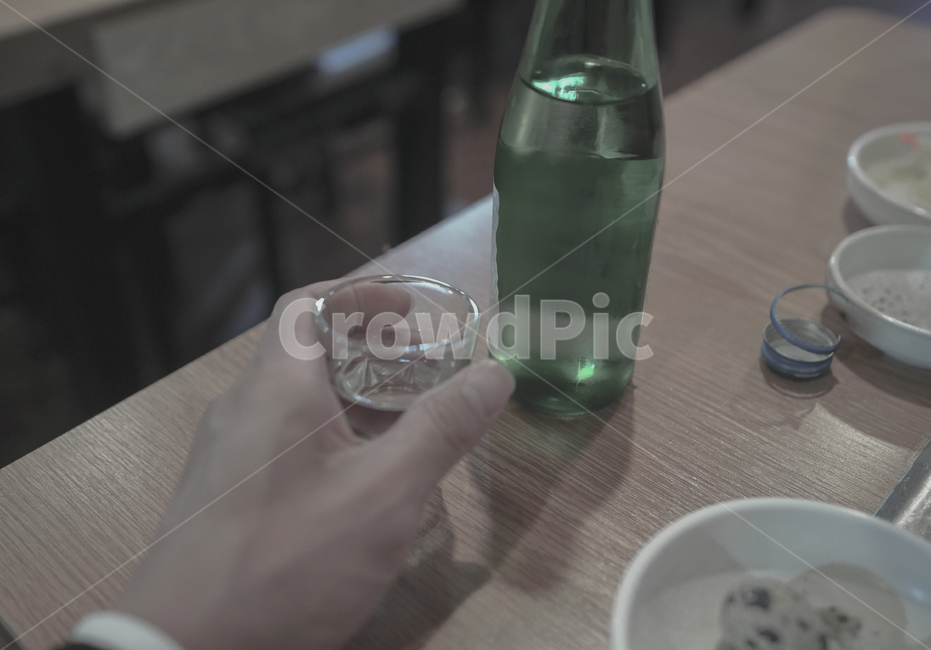 술,술잔,소주,알콜,술자리,마실거리,유리,병,잔,술,주류,alcohol
