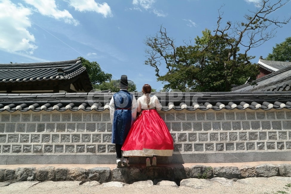 한복,남녀,남자,여자,전주,한옥,뒷모습,담장,돌담,전통의상,전통,한국적인,한국의,전통한복,한국전통,한국문화,korean traditional,korean culture,한복,한국전통의상,hanbok,korean traditional clothes,사람,인물,인간,human,person,연인,커플,사랑,lover,couple