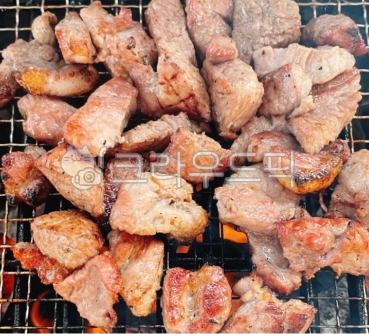 목살,삼겹살,돼지고기,돼지,고기,구이,육류,바베큐,숯불고기,숯불구이,숯불,숯,불,석쇠,음식,요리,식사,식재료,먹방,밥도둑,food,dish,cook,meal,pork,meat,bbq