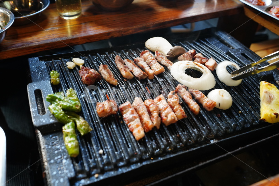 불판,육식,구이,육류,먹거리,음식,푸드,한식,식사,술안주,안주거리,food,bbq,바베큐,양파,삼겹살,음식,식재료,요리,food,cook,meal,dishes,food reserves,육류,고기,meat,한식,한국음식,한국요리,korean food,korean dishes,korean meal,korean cook
