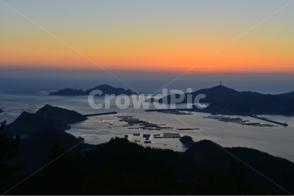 nature,자연,outdoors,옥외,sea,바다,ocean,대양,water,물,shoreline,해안선,coast,연안,redsky,붉은하늘,sky,하늘,dawn,새벽,신안,흑산도,흑산도아침,일출,여명,해돋이,흑산도항