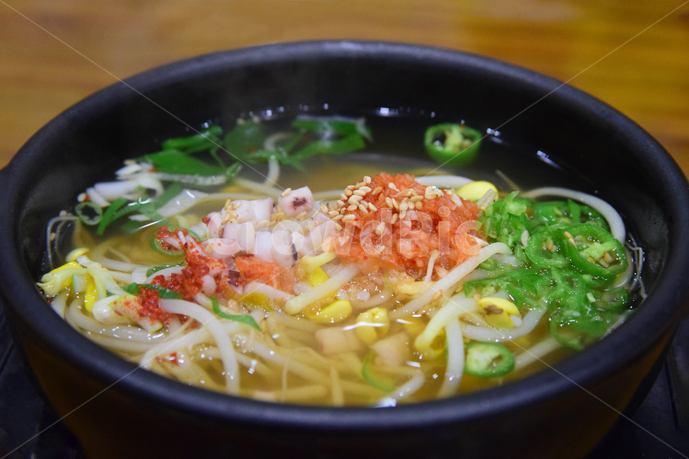 국밥,콩나물국밥,콩나물,뚝배기,따뜻한,밥,음식,식사,meal,food,pot,beansproutsoup,soup,음식,식재료,요리,food,cook,meal,dishes,food reserves,한식,한국음식,한국요리,korean food,korean dishes,korean meal,korean cook