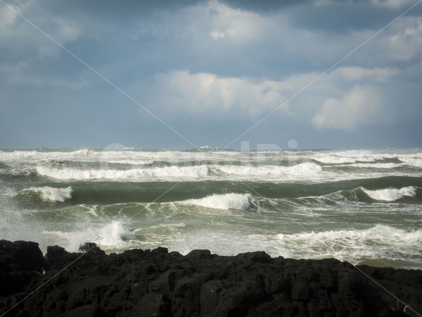 제주,바다,겨울바다,제주바다,에메랄드,구름,파도,풍경,jeju,sea,emerald,cloud,wave,landscape,자연,풍경,nature,landscape,제주도,jeju,jeju island,outdoors,옥외,water,물,ocean,대양