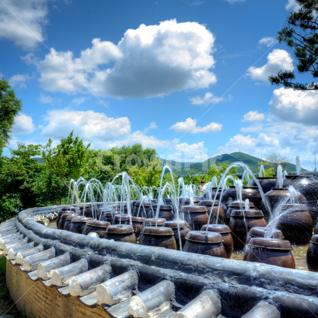 장독대,물뿜는,구름,시골풍경,한국적,분수,세미원,두물,시골,마을,풍경,landscape,country,rural,town,한국전통,한국문화,korean traditional,korean culture