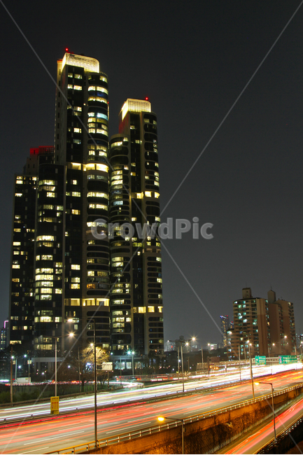 건물,조명,야경,궤적,자동차,야경,밤,풍경,nightscape,night,landscape,도시,city,한국도시풍경,한국도시경관,korea cityscape,교통,교통수단,traffic,transportation,road,도로