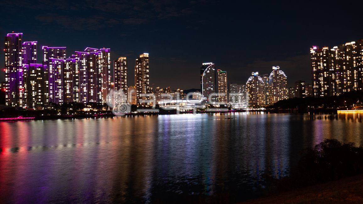 night view,sky,reflection,officebuilding,source reservoir,lake night view,night,skyscraper,clouds,water,building,moon,Gwanggyo Lake Park,light,reservoir,lake,lights,park