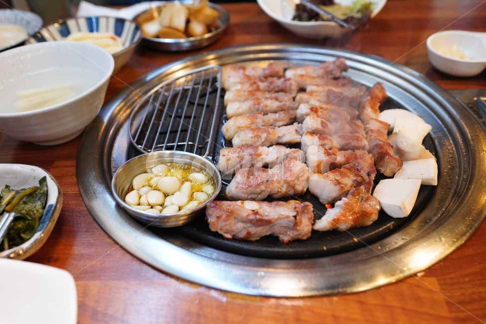 고기,돼지,육류,육식,안주,음식,불판,삼겹살,구이,한식,먹방,먹거리,푸드,식사,음식,식재료,요리,food,cook,meal,dishes,food reserves,육류,고기,meat