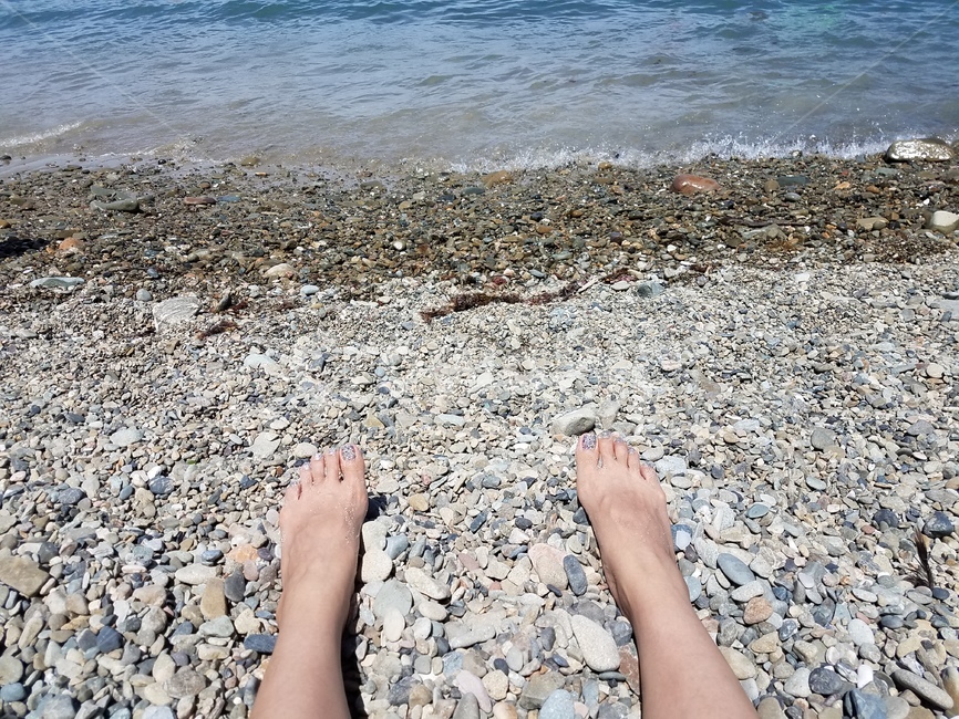 바다,자갈,모래,여자발,파도,beach,gravel,sand,womansfeet,wave