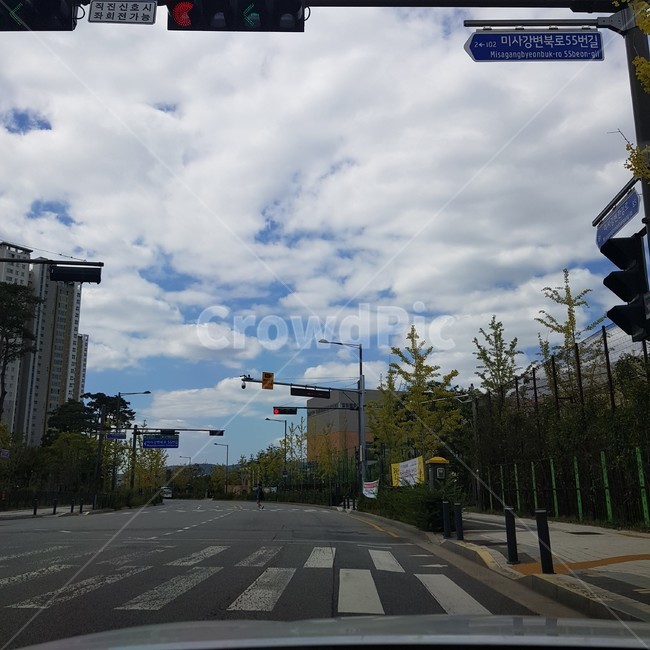 nature,자연,outdoors,옥외,weather,날씨,하늘,sky,road,도로,asphalt,아스팔트,tarmac,타맥,intersection,교차로