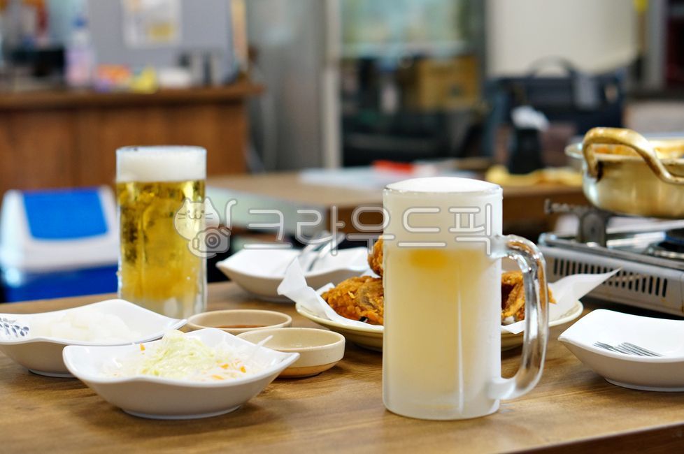 Fried whole chicken,chicken,crispy,fried food,amity,beerglass,ice beer,friedchicken,draft beer,beverage,tteokbokki,fat,cooking,Cheers,beer,alcohol,glass,cook,drinking party,dishes,food,nickel silver pot,meal,Soup Tteokbokki,foodreserves,beer mug,meat,Old 