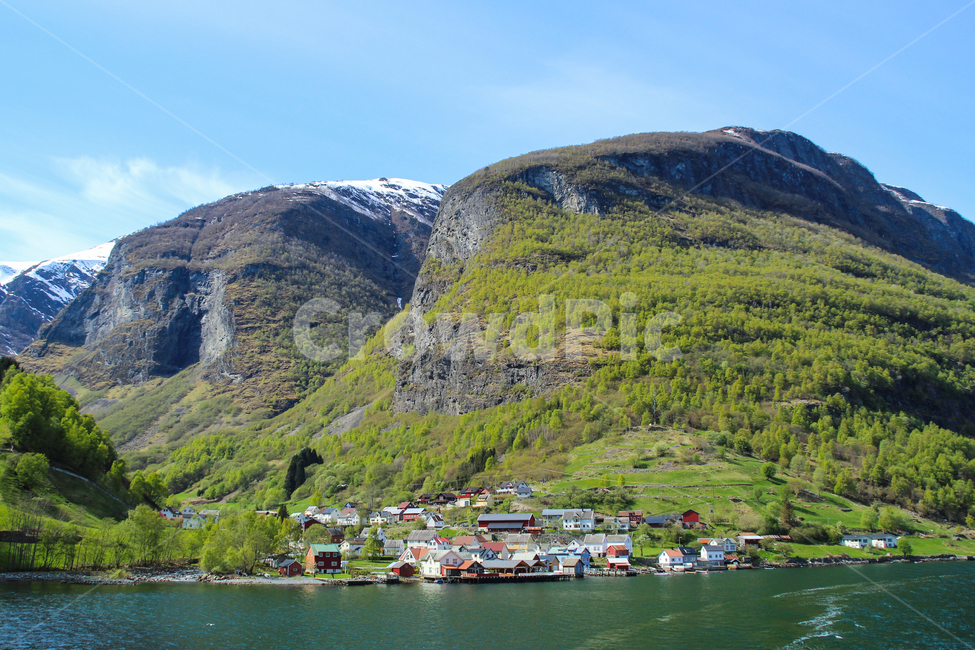 small village,scene,spring,beautiful,superb view,mountain,foot of the mountain,sight,Minister,sky,Cliff,everyone,icecap,riverside,mountain range,Panorama,village at the bottom of the mountain,lake,blue sky,city,purity,magnificent,pretty village,cute,peace