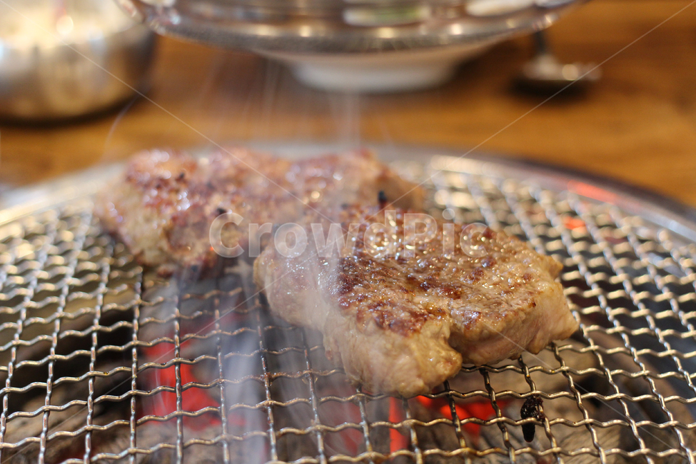 돼지고기,목살,돼지목살,참숯불,한돈,음식,식재료,요리,food,cook,meal,dishes,food reserves,육류,고기,meat,한식,한국음식,한국요리,korean food,korean dishes,korean meal,korean cook