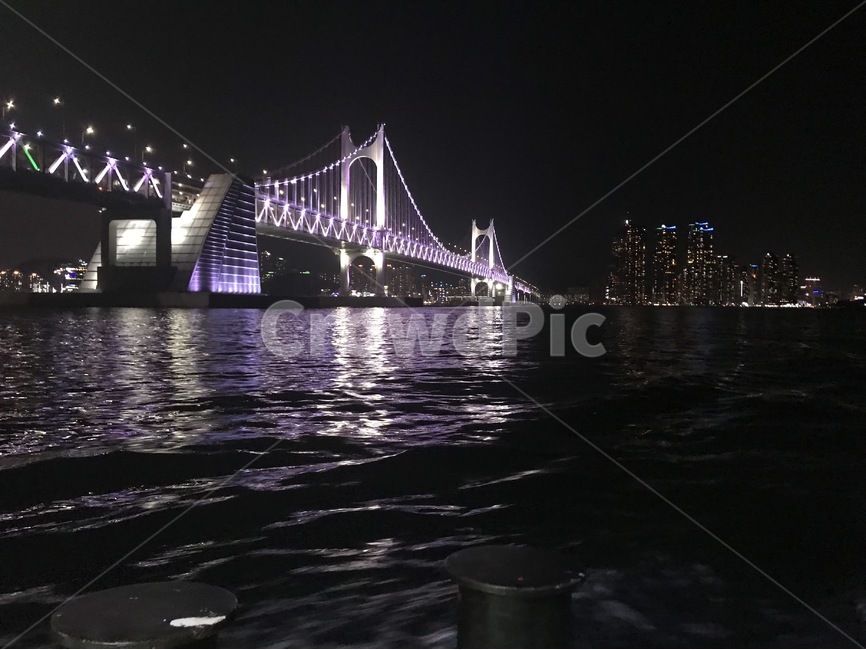 광안대교,다리,야경,바다,부산,야경,밤,풍경,nightscape,night,landscape,건축물,건물외관,exterior,building,structure,architecture,construction,건물,urban,어반,town,도시,metropolis,중심지,city,시티