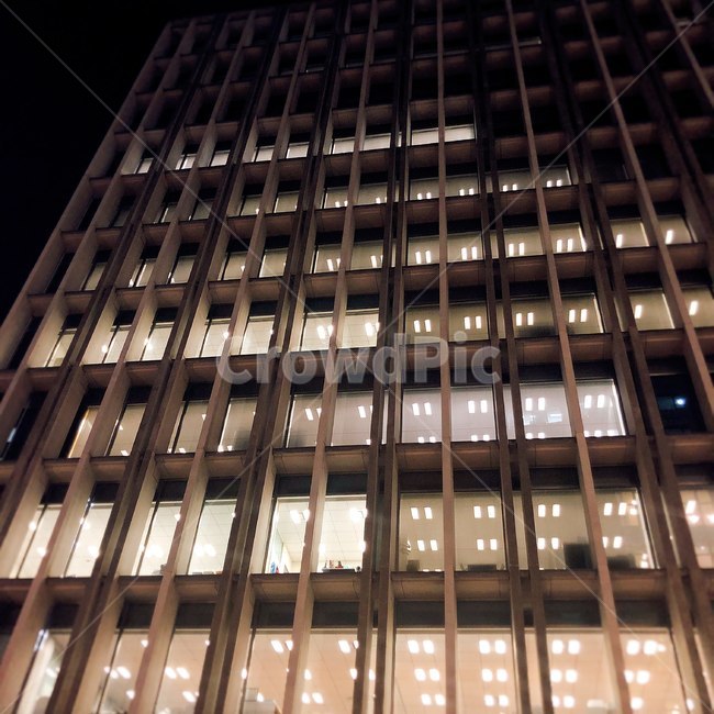 야경,건물,건축,불빛,빛,야경,밤,풍경,nightscape,night,landscape,건축물,건물외관,exterior,building,structure,architecture,construction,banister,난간,handrail,office building,사무실 건물