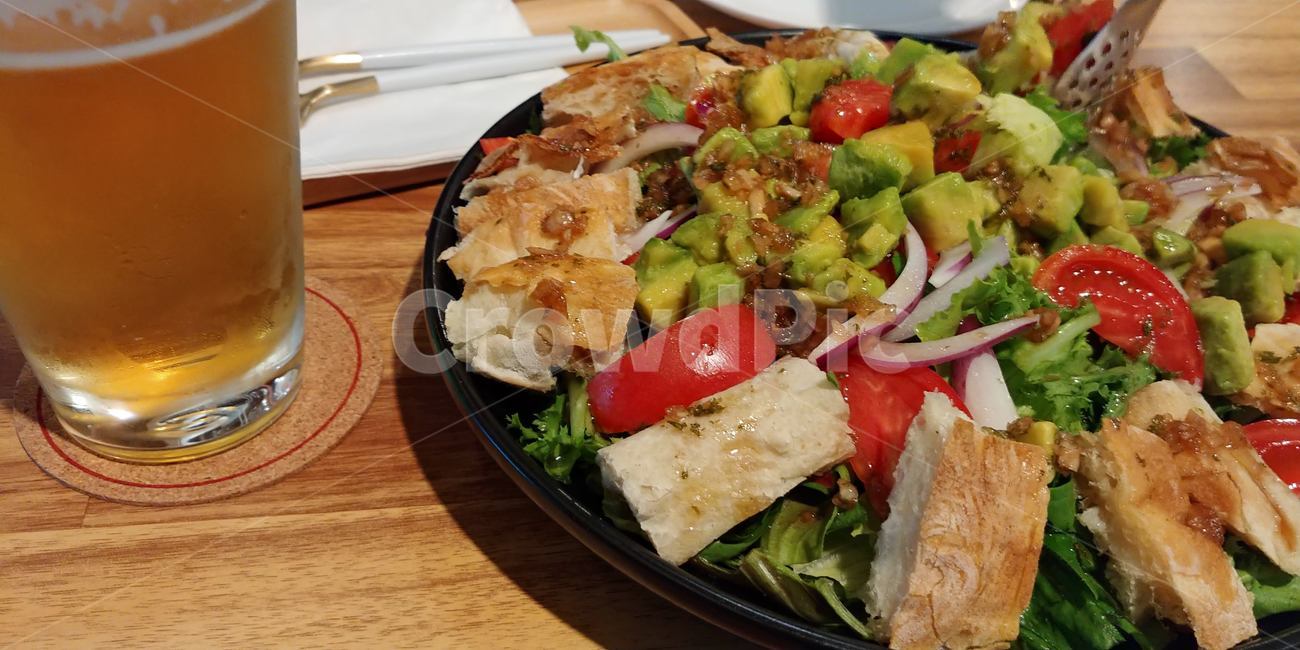 salad,beer,cuisine,alcohol,식사,meal,drink,dish,beverage