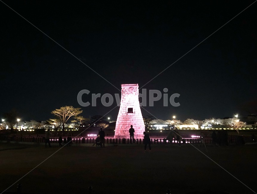 architecture,첨성대,경주,야경,빛,야경,밤,풍경,nightscape,night,landscape,한국전통,한국문화,korean traditional,korean culture,랜드마크,landmark,tourist attraction,한국랜드마크,한국관광지,한국명소,korea landmark,korea tourist attraction