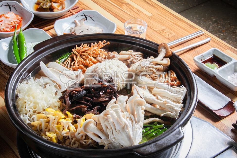 버섯,버섯요리,버섯전골,전골,노루궁뎅이버섯,능이버섯,황금팽이,팽이버섯,황금팽이버섯,느타리버섯,고기느타리버섯,백느타리버섯,백느타리,노란느타리,노란느타리버섯,꽃느타리,꽃느타리버섯,새송이,새송이버섯,탕,보양식,건강식,영양식,오리백숙,능이오리백숙,닭백숙,능이닭백숙,오리능이백숙,닭능이백숙,오리능이버섯백숙,닭능이버섯백숙,한식,한정식,한국음식,백숙,백숙요리,웰빙,먹방,맛집,한방백숙,한방닭백숙,한방오리백숙,전통요리,재료,식사,한국음식점,초복음식,중복음식,말복음식,한국전통음식,초복,중복,말복,능이버섯닭백숙,능이버섯오리백숙,한국보양식,전통보양식