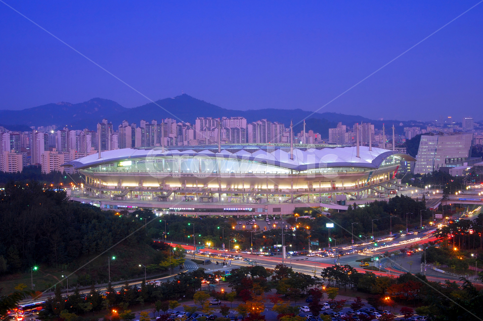서울월드컵경기장,상암월드컵경기장,월드컵,경기장,월드컵경기장,야경,풍경,서울,상암,상암동,축구,축구장,축구경기장,상암구장,상암축구장,도시,도심,건축,건축물,아파트,스포츠,명소,랜드마크,스카이라인,도로,교통,하늘,불빛,조명,익스테리어,외관,산,마포구,한국,야경,밤,풍경,nightscape,night,landscape,도시,city,한국도시풍경,한국도시경관,korea cityscape