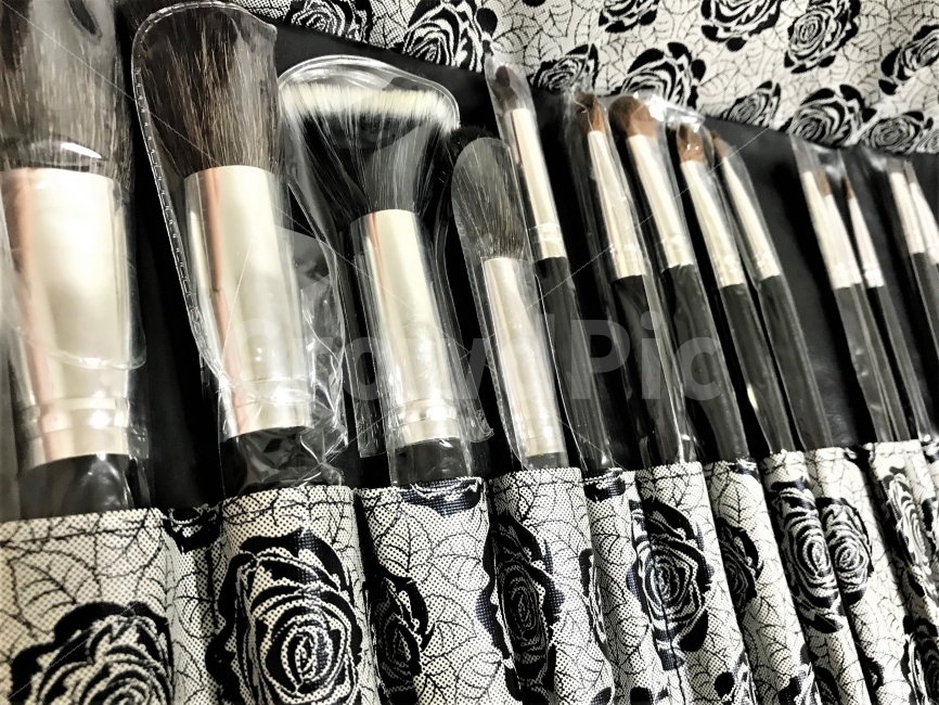 메이크업도구,브러쉬,도구,화장,여성,woman,makeup,beauty,cosmetic,brush,뷰티,미용,beauty treatment,사물,물건,오브젝트,thing,object,matter