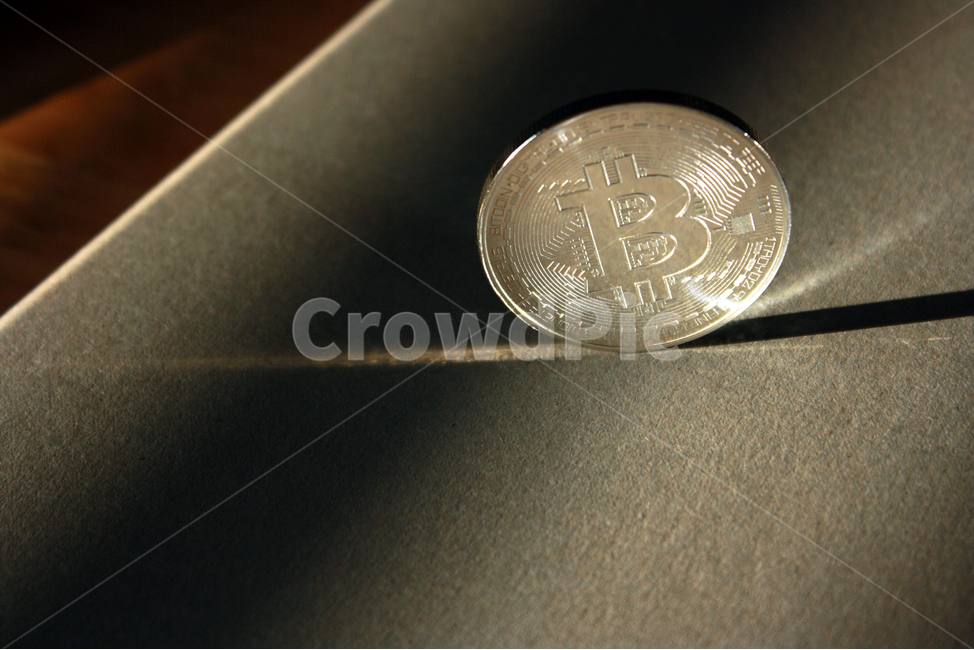 비트코인,bitcoin,가상화폐,암호화폐,코인,암호화화폐,금융,돈,finance,banking,money,정보통신기술,전자,it,information,technology,electro,연출,컨셉,direction,concept,비즈니스,산업,투자,전자상거래,cyber,future,블록체인,동전,채굴,전자기기,전자제품,electronic,equipment,시간,산업,industry,industrial,금융,돈,finance,banking,money,정보통신기술,전자기기,전자제품,it,information,technology,electronic equipment