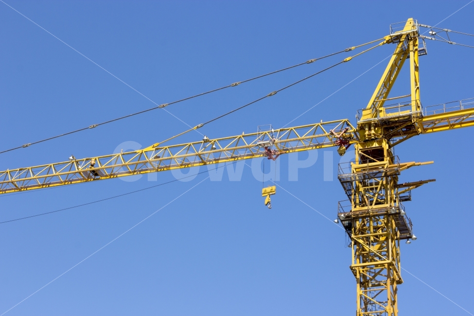 크레인,건축,인테리어,노란색,yellow,crane,towercrane,건설산업,집어들기,하늘,건설장비,금속,금속의,모던,비즈니스,산업,sky,metal,pickingup,holding,singleobject,산업,industry,industrial,건설업,건축업,construction industry