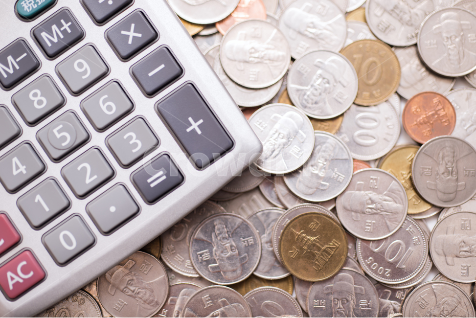 가계,소비,현금,전자계산기,계산기,지출,금융,생활비,저축,자금,절약,저금,정산,재테크,수입,돈,이익,재산,투자,경제,계산,은행,금전,비즈니스,수익,연금,동전,알뜰,쌓여있는,생활,금융,돈,finance,banking,money,사물,물건,오브젝트,thing,object,matter,연출,컨셉,콘셉,direction,concept