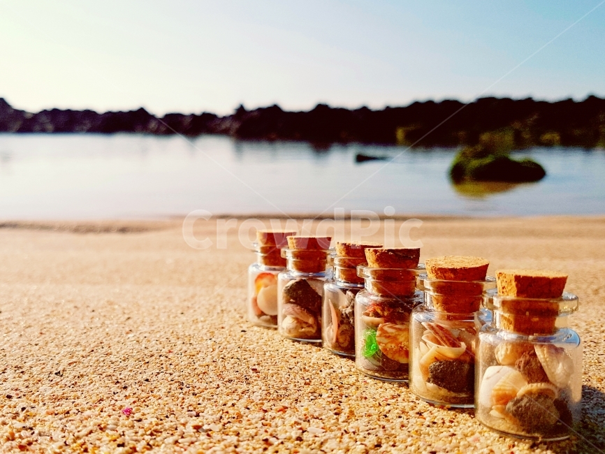해변,조게,모래,물,제주도,제주,유리병,돌,코르크,유리,모으기,감각,바다,바닷물,반사,하늘,해변,바다,beach,sea,감성,sensible,feeling,사물,물건,오브젝트,thing,object,matter