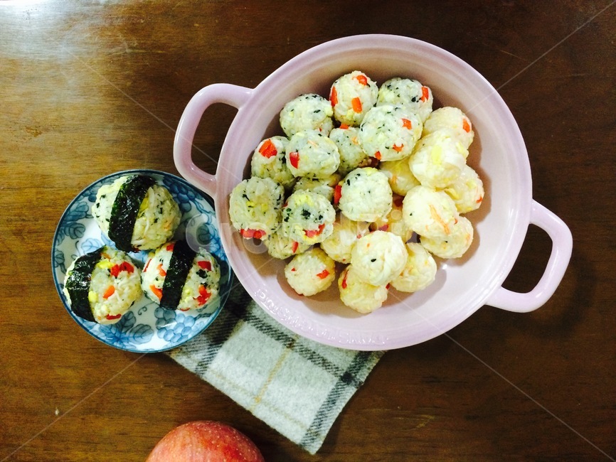 주먹밥,음식,식사,테이블세팅,플레이팅,food,lunch,dinner,brunch