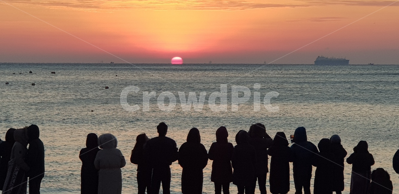 일몰,새해,person,사람,human,인간,nature,자연,outdoors,옥외,바다,sea,노을,해질녘,인물실루엣,사람실루엣,character silhouette,human silhouette