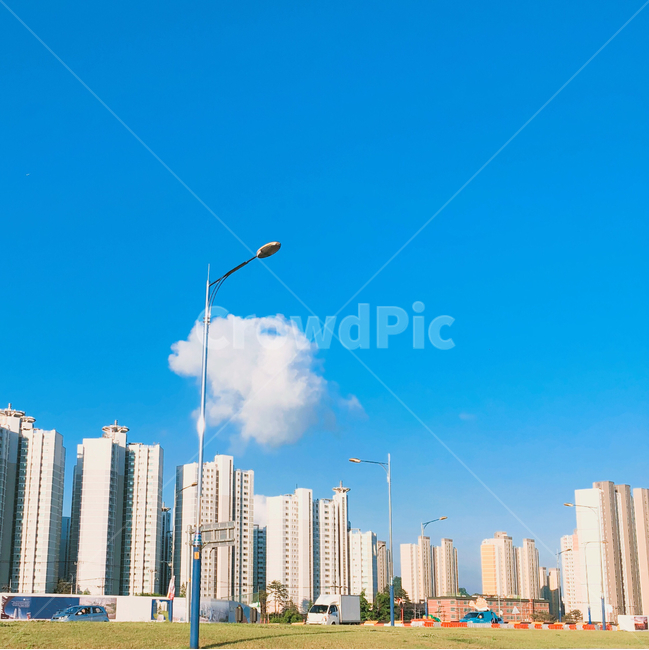 하늘,구름,예쁜,배경,봄,파란색,하늘색,도시,풍경,city,landscape,urban,어반,시티,building,건물,town,metropolis,중심지