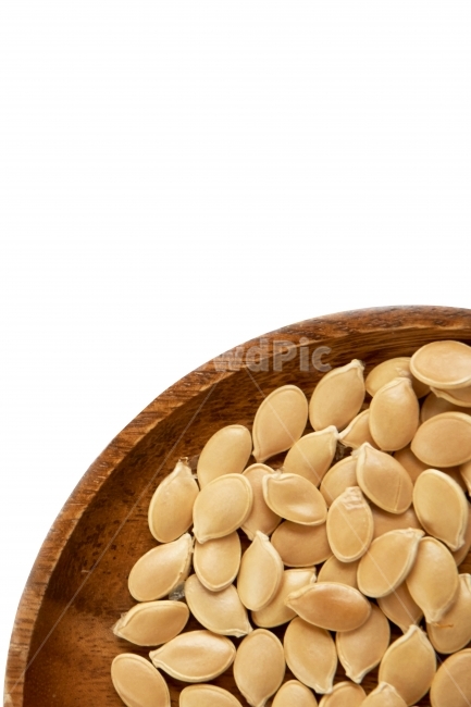 호박씨,호박,견과류,씨,음식,단호박,씨앗,고소한,맛있는,식품,식재료,먹다,간식,영양,다이어트,껍질,맛,나무그릇,낡은,둥근,모서리,나무접시,건강,헬스웨어,헬스케어,healthware,health care,음식,식재료,요리,food,cook,meal,dishes,food reserves,콩류,견과류,beans,pulse,nuts,dry fruits,누끼,remove background