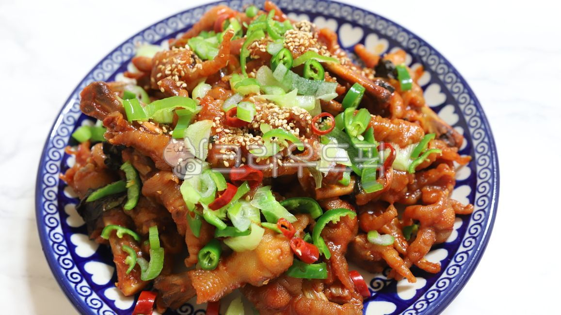 고추장,홍고추,무뼈닭발,platter,뼈닭발,플래터,sesame,참깨,food,음식,seasoning,양념,meal,식사,koreancook,고춧가루,koreanmeal,koreandishes,대파,닭발볶음,닭고기,dish,요리,청고추,청량고추,매운맛,술앚주,육류,foodreserves,koreanfood,고기,식재료,cook,한국음식,한국요리,meat,매운닭발,닭발,한식,볶음,매운음식,볶음요리