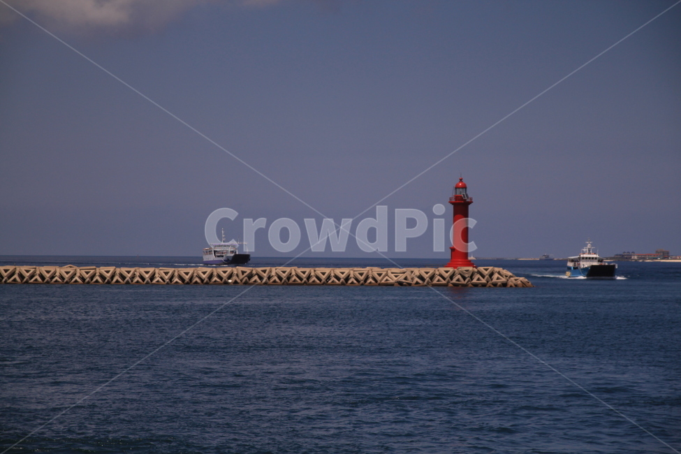 푸른,바다,등대,방파제,전경,nature,landscape,summer,jeju,우도,등대,lighthouse,transportation,교통,boat,보트,vehicle,차량