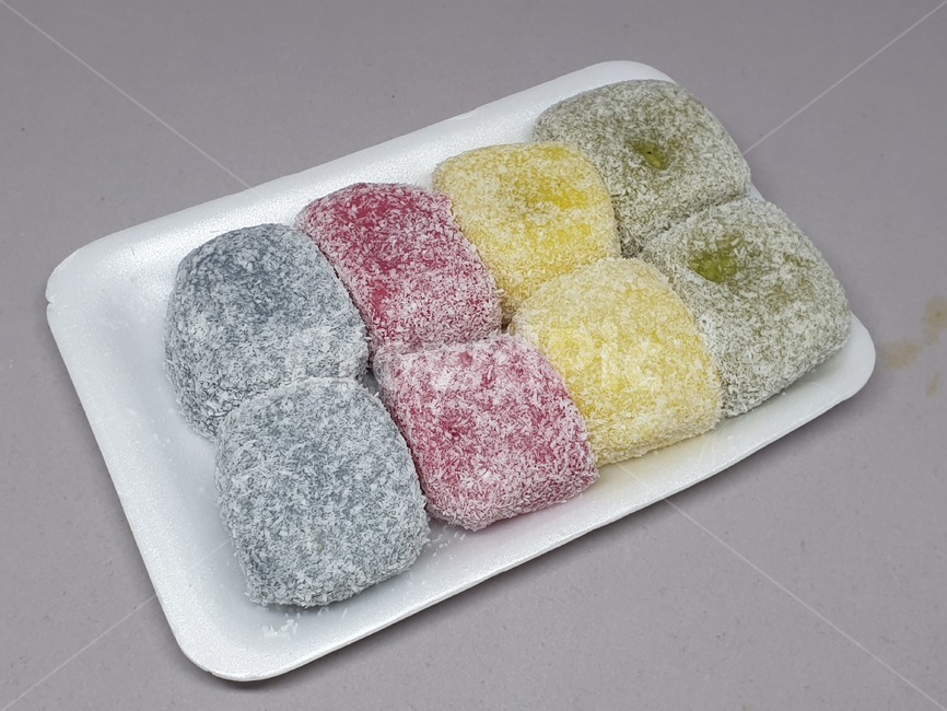 떡,모찌,전통떡,한국음식,전통음식,고유음식,군것질,디저트,후식,간식,먹는것,먹는거,음식,food,포장,스티로품,식품,사물,오브젝트,object,과일모찌,tteok,ricecake,명절,전통,음식,식재료,요리,food,cook,meal,dishes,food reserves,한식,한국음식,한국요리,korean food,korean dishes,korean meal,korean cook