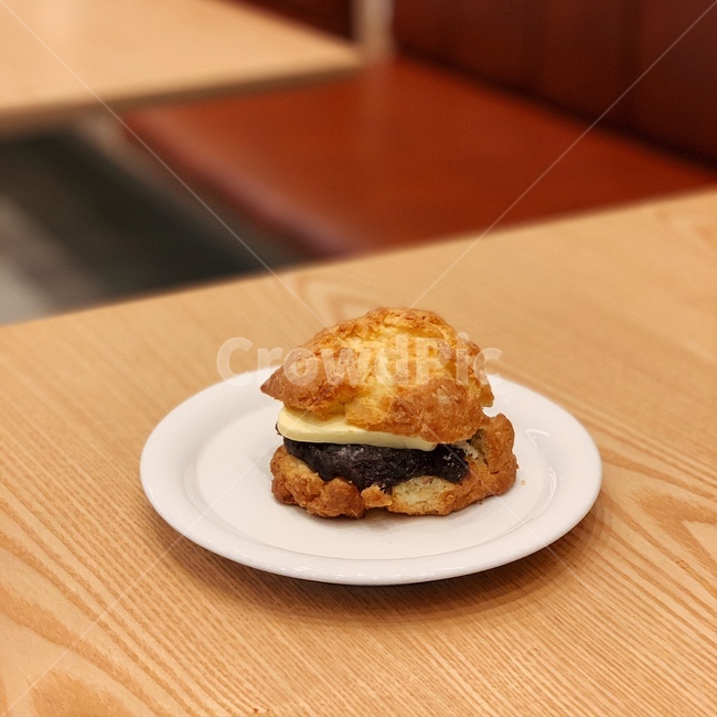 스콘,디저트,빵,간식,앙버터,카페,음식,식재료,요리,food,cook,meal,dishes,food reserves,디저트,간식,후식,dessert,snack