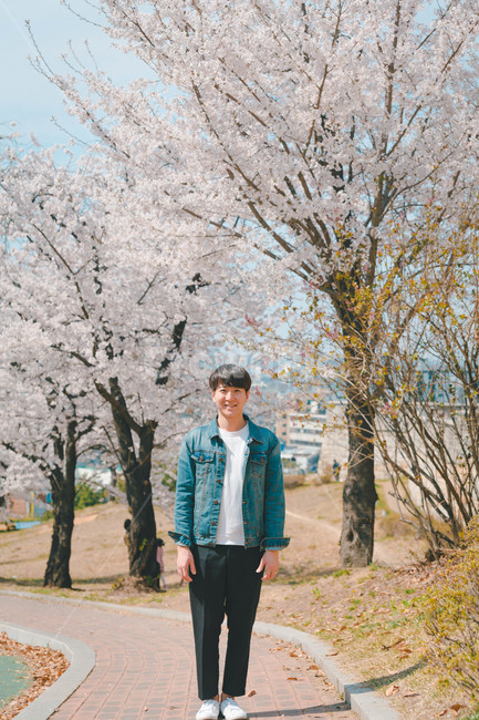 남자,인물,벚꽃,봄,man,봄,계절,spring,season,사람,인물,인간,human,person,남성,남자,man,male,plant,식물