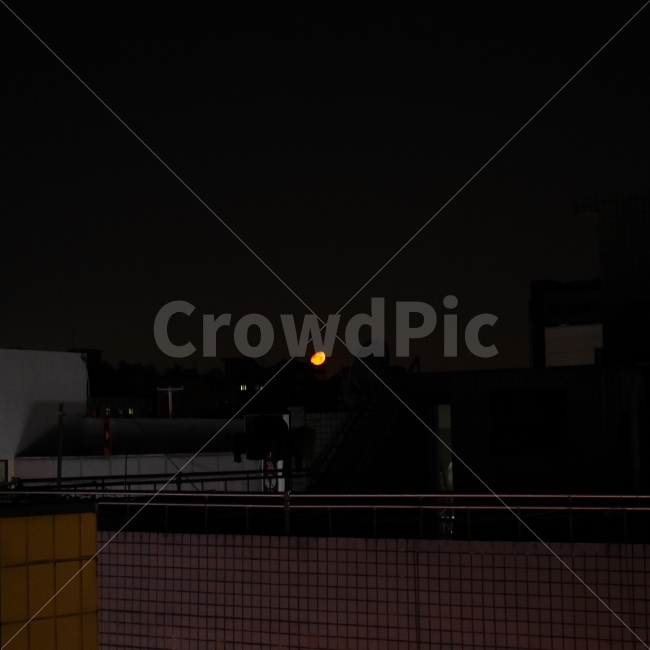 달,밤,옥상,야경,moon,도시,풍경,city,landscape,야경,밤,nightscape,night,nature,자연