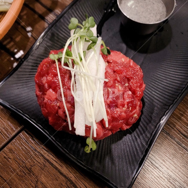 육회,음식,소고기,안주,술안주,음식,식재료,요리,food,cook,meal,dishes,food reserves,육류,고기,meat