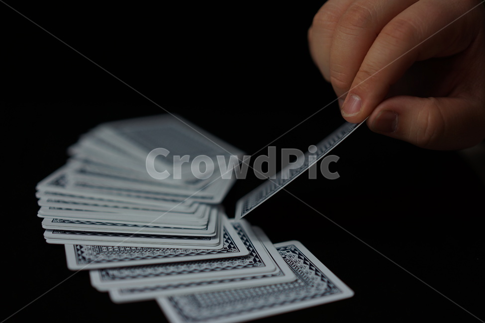 포커,원카드,카드놀이,카드게임,도박,플레잉카드,트럼프카드,playingcard,trumpcard,poker,손가락,사람,인물,인간,human,person,신체일부,몸,body,게임,오락,놀이,game,play