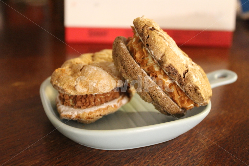 rest,dessert,macaroon,dacquoise,delicious,Coffee scent,food