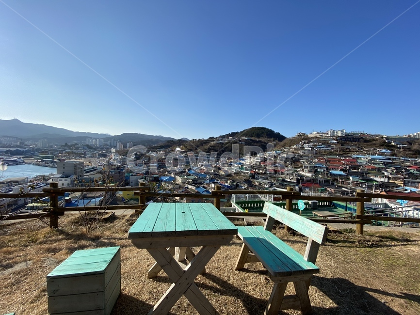 outdoors,자연,경치,풍경,의자,테이블,논골담길