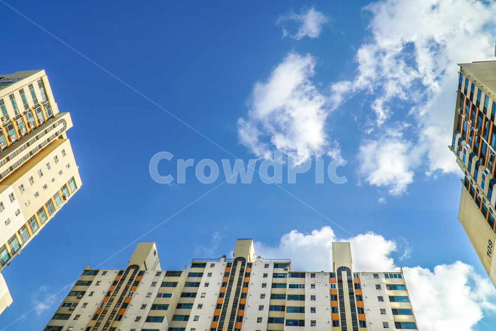 도시,아파트,고층건물,한국,동양,집,하늘,구름,파란,맑음,building,주택,주거,보금자리,가족,건축물,건물외관,exterior,building,structure,architecture,construction