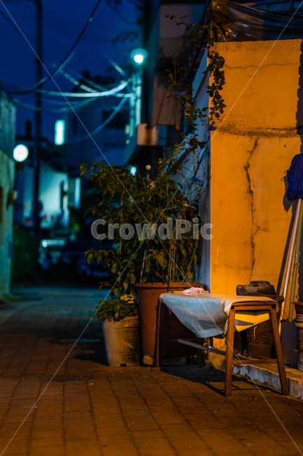 골목풍경,alley,벤치,화분,저녁풍경,야경,밤,풍경,nightscape,night,landscape,골목길,alley,town,도시,road,도로,city,시티,street,거리,urban,어반,building,건물