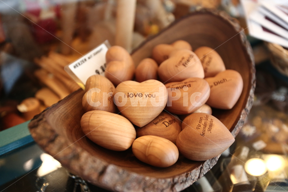 사랑,하트모양,하트조각,나무조각,love,따뜻함,조각,하트모양조각,하트심볼,symbol,iloveyou,사랑해,조각품,인테리어,장식품,감정표현,기분,feeling,emotion,사물,물건,오브젝트,thing,object,matter