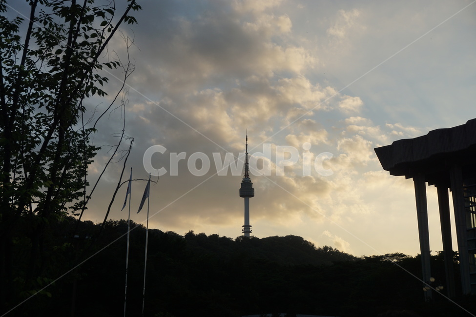 남산타워,하늘,저녁,서울,풍경,한국전통,한국문화,korean traditional,korean culture,랜드마크,landmark,tourist attraction,한국랜드마크,한국관광지,한국명소,korea landmark,korea tourist attraction