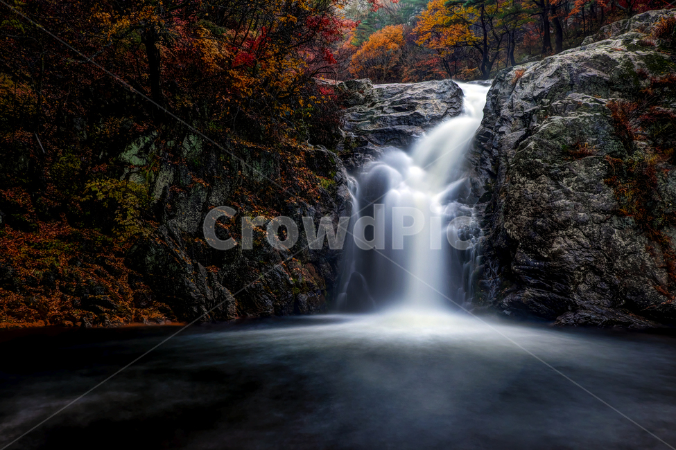 폭포,계곡,바위,자연,풍경,물,숲,산,장노출,단풍,가을,가을,계절,fall,autumn,season,자연,풍경,nature,landscape,한국자연풍경,한국자연경관,korea nature landscape,river,강,water,outdoors,옥외,waterfall