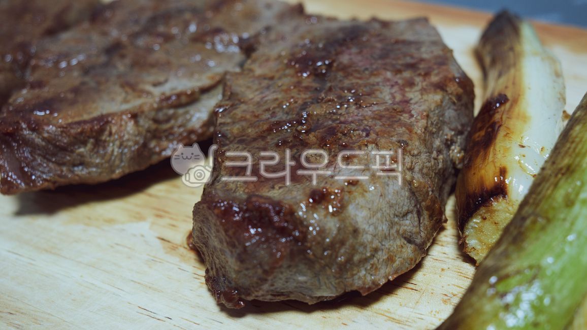 집밥,부채살,구운대파,가니쉬,직접만든요리,부채살스테이크,소고기,구운소고기,바베큐,홈파티,맛있는요리,steak,스테이크,food,음식