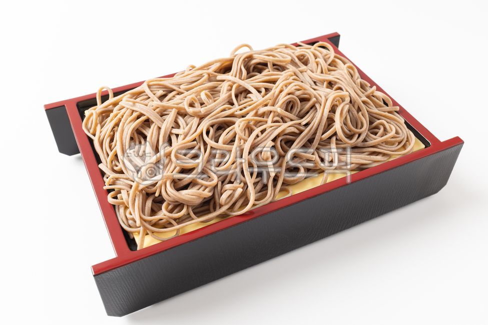 Soba,zaru soba,cold soba,buckwheat noodles,cold buckwheat,noodles,buckwheat noodles,soba noodles,buckwheat,buckwheat dishes,Japanese food,Japanese culture,food,food products,ingredients,boiled