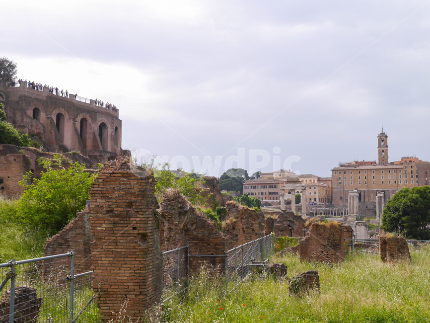 travel destination,ancient architecture,ancient rome,world cultural heritage,Historic sites,Roman era,construct,Foro Romano,ancient,building,Rome,Cultural Heritage,ruins,Italy,Tourist destination,Roman ruins,europe